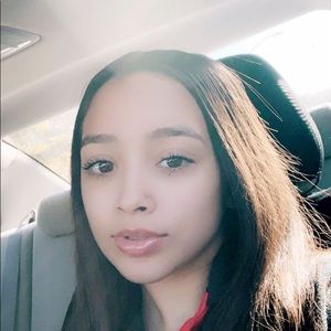 Meet your Posher, Angelique